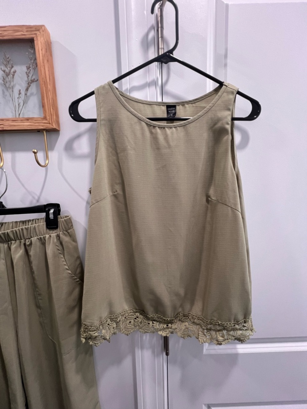 Women’s Wide Leg Pants & Lace-Hem Tank Set in Olive - Picture 2 of 6